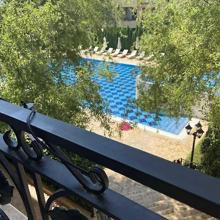 Apartment в затворен комплекс артур гр влас *