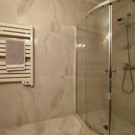 в затворен комплекс артур гр влас Apartment