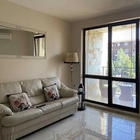 Apartment в затворен комплекс артур гр влас *